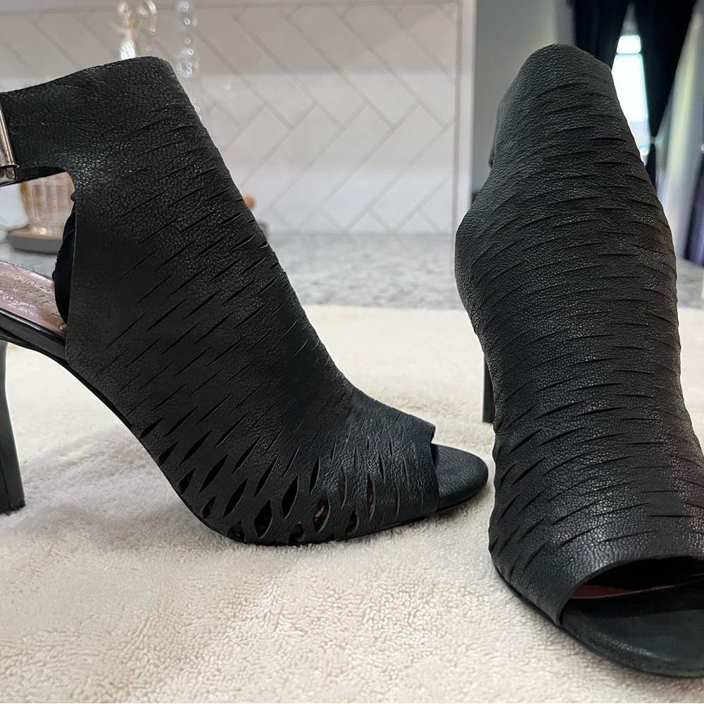 Black Vince Camuto heels